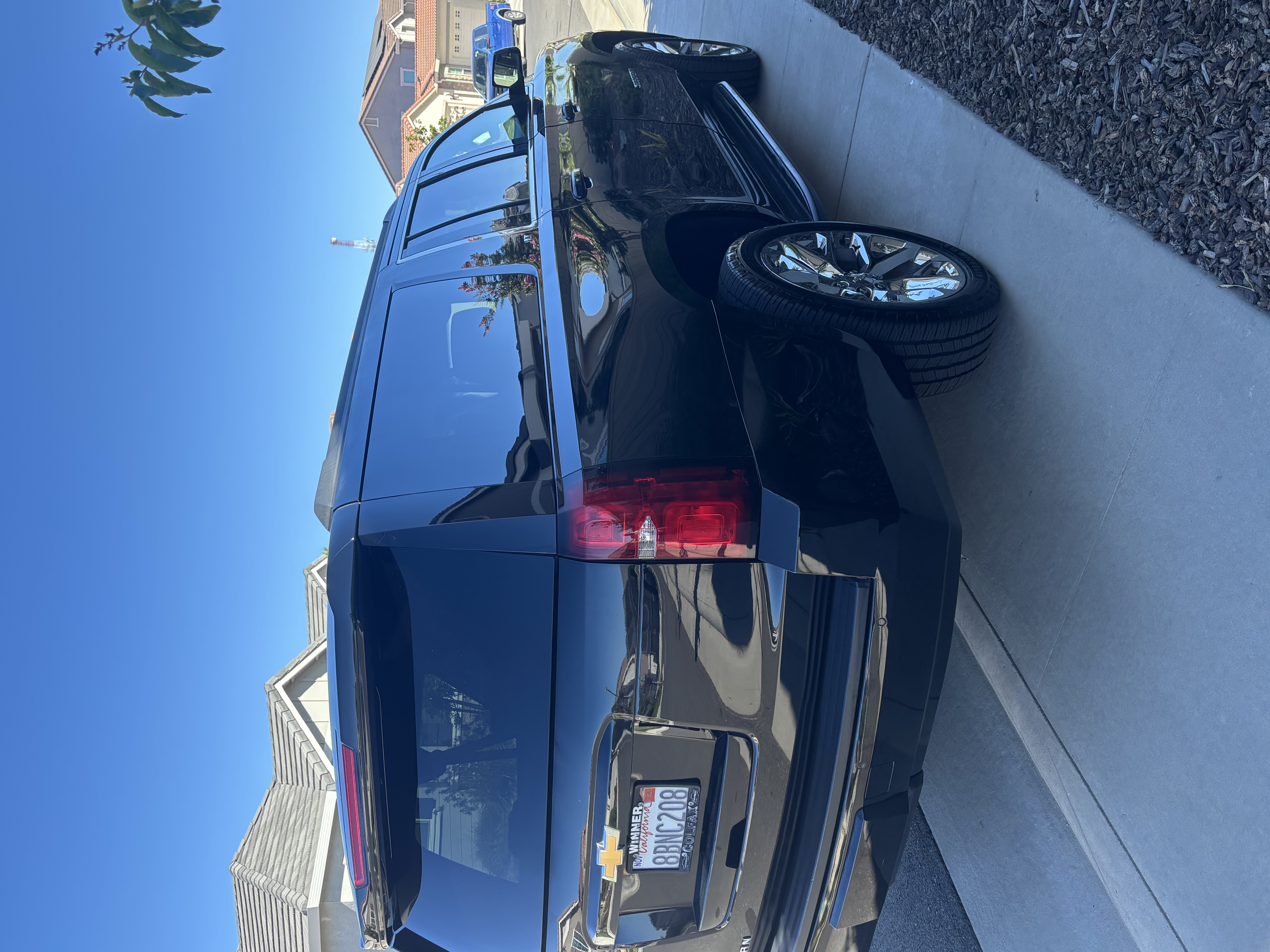 Used 2018 Chevrolet Suburban LT AWD/4WD image 13