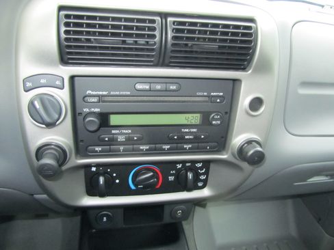 Used 2010 Ford Ranger XLT image 19