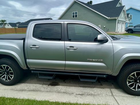 Used 2021 Toyota Tacoma TRD Sport image 5