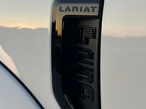 Used 2019 Ford F250 Lariat w/ Lariat Ultimate Package AWD/4WD image 19
