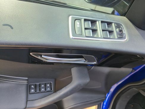 Used 2018 Jaguar F-PACE R-Sport image 11
