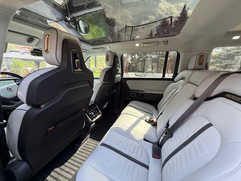 Used 2023 Rivian R1S Adventure image 17