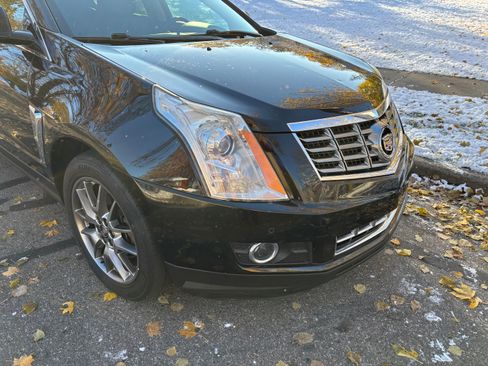 Used 2016 Cadillac SRX Performance w/ Midnight Edition Package image 9