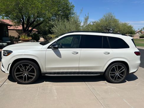Used 2021 Mercedes-Benz GLS 580 4MATIC image 8