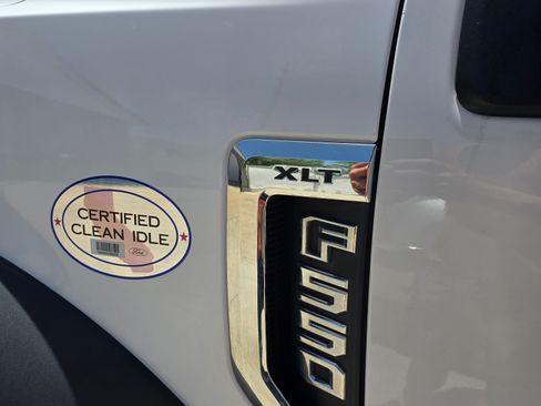 Used 2019 Ford F550 2WD Regular Cab Super Duty image 12