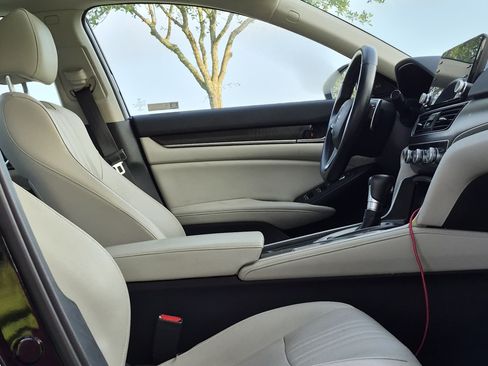 Used 2018 Honda Accord Touring image 20