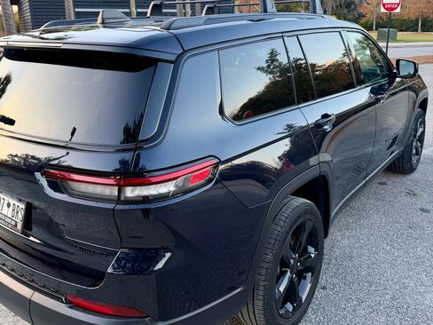 Used 2024 Jeep Grand Cherokee L Limited w/ Black Appearance Package image 5