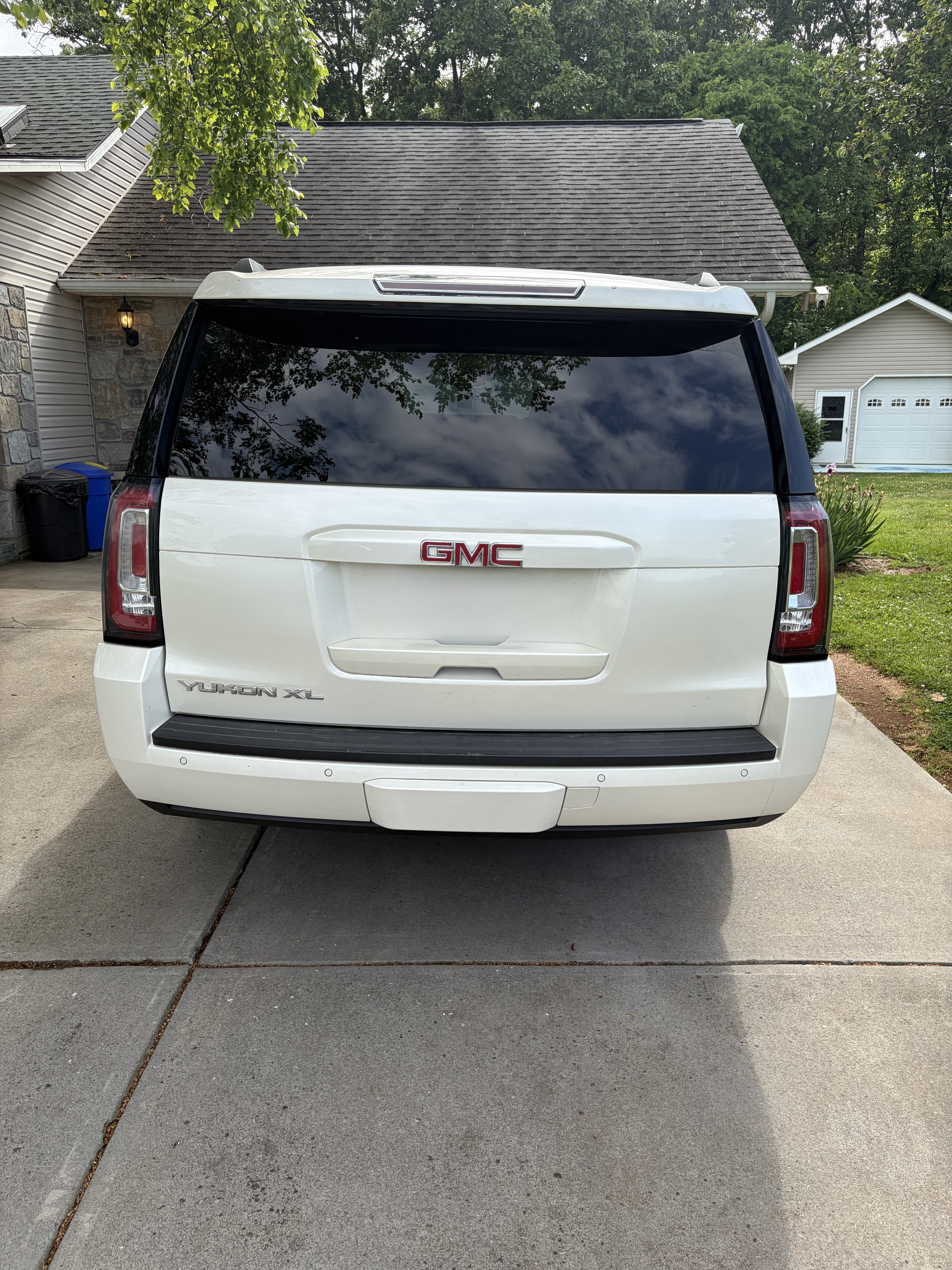 Used 2015 GMC Yukon XL SLT w/ Open Road Package AWD/4WD image 5