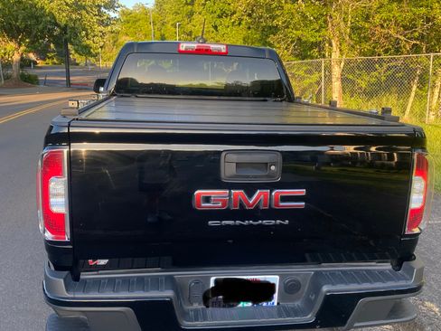 Used 2021 GMC Canyon Elevation Standard w/ Convenience Package AWD/4WD image 9