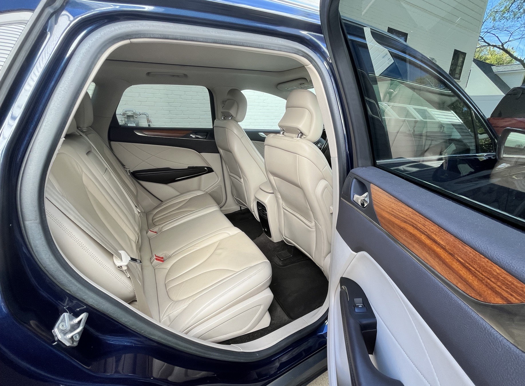 Used 2017 Lincoln MKC Select FWD image 12