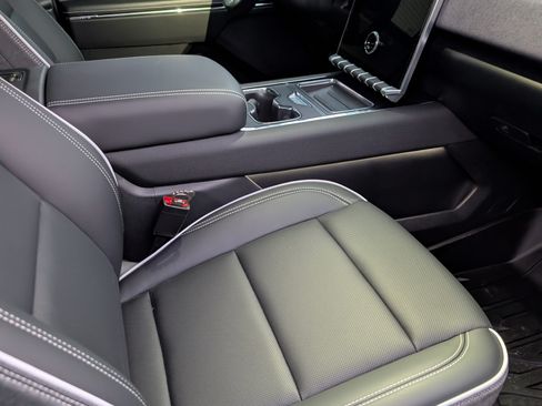 Used 2026 GMC Sierra EV Elevation image 5