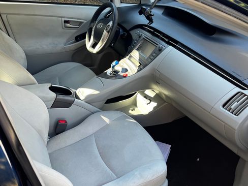 Used 2015 Toyota Prius Two image 8