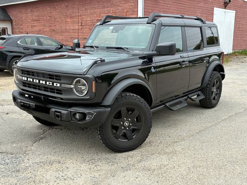 Used 2023 Ford Bronco Black Diamond AWD/4WD image 1
