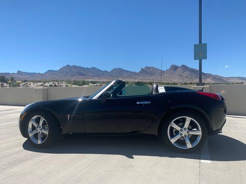 Used 2007 Pontiac Solstice GXP w/ Premium Package image 1