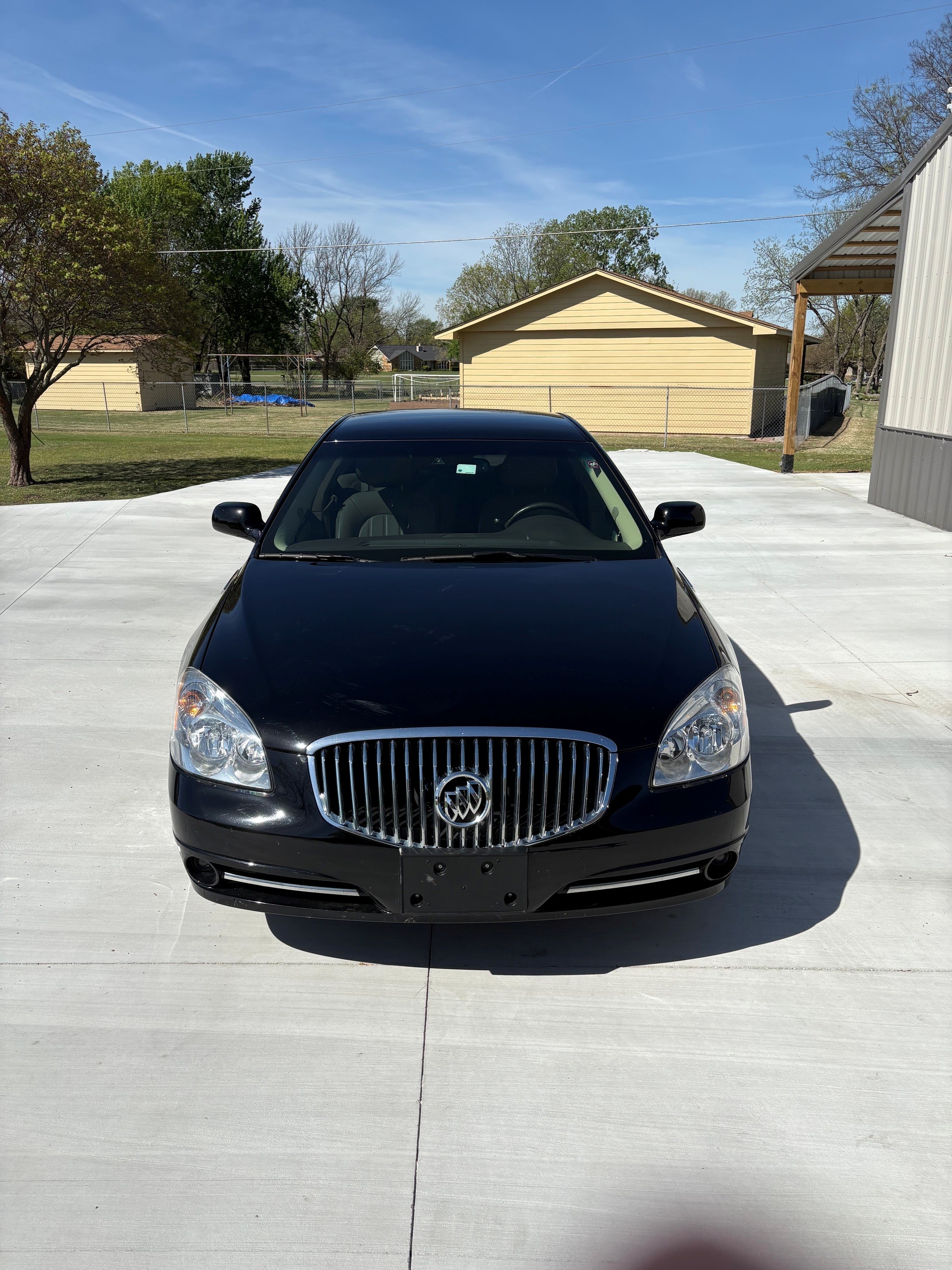 Used 2011 Buick Lucerne CXL FWD image 2