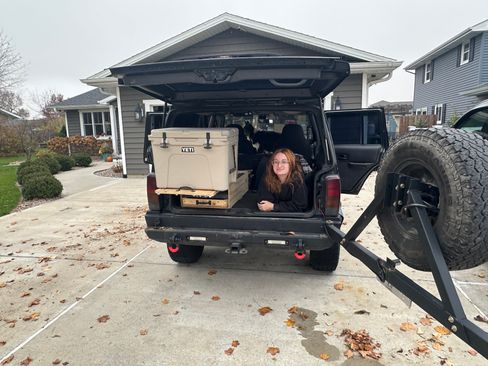 Used 2000 Jeep Cherokee Sport image 10
