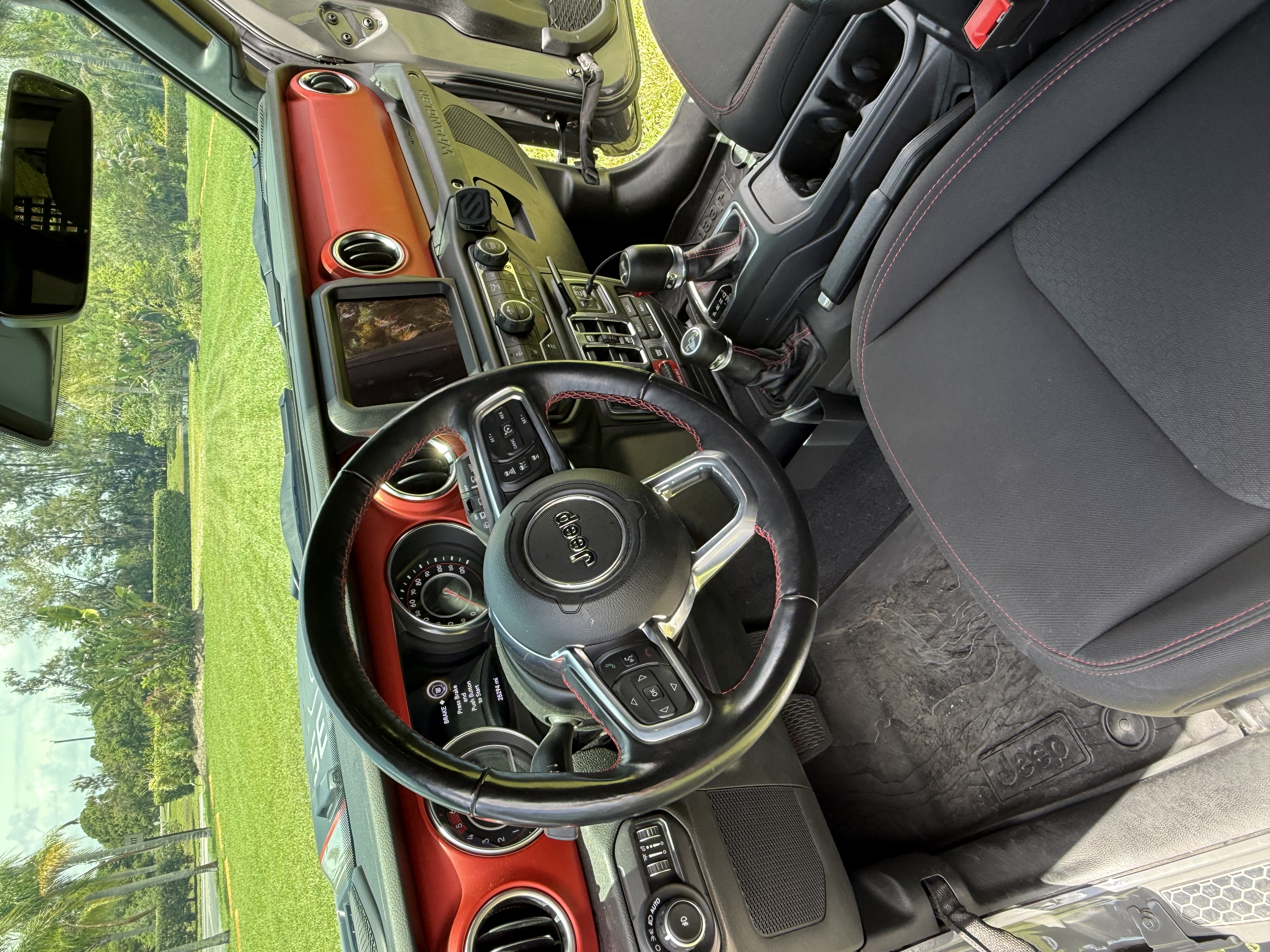 Used 2020 Jeep Wrangler Unlimited Rubicon AWD/4WD image 11