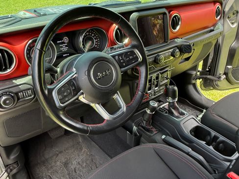 Used 2020 Jeep Wrangler Unlimited Rubicon AWD/4WD image 11