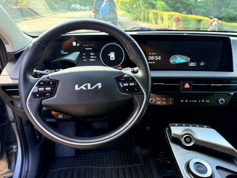 Used 2022 Kia EV6 Wind w/ Wind Technology Package AWD/4WD image 8