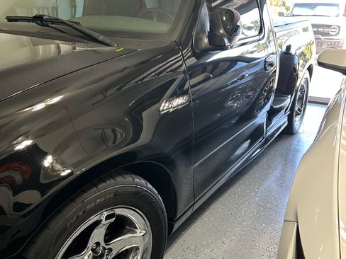 Used 2004 Ford F150 Lightning image 9