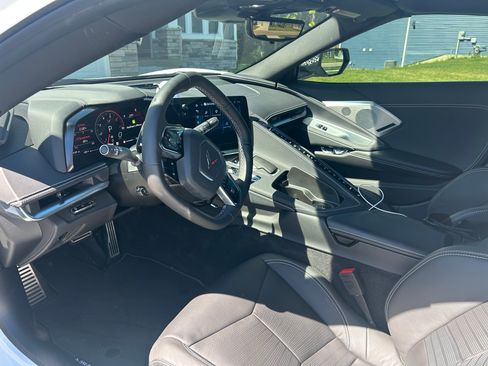 Used 2024 Chevrolet Corvette Stingray Preferred Cpe w/ Battery Protection Package RWD image 6