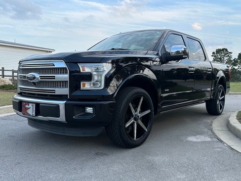 Used 2015 Ford F150 Platinum w/ Equipment Group 701A Luxury image 11