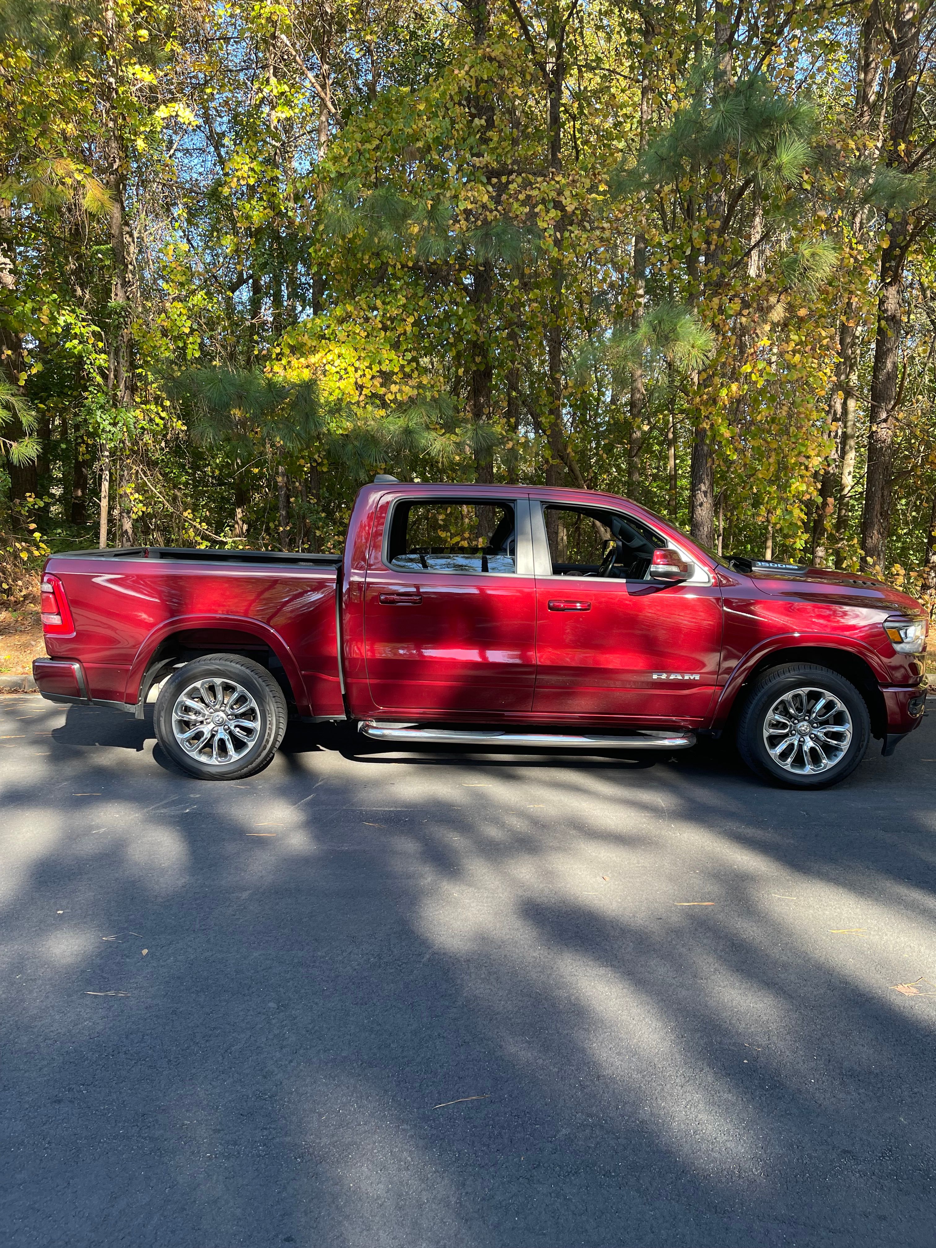 Used 2019 RAM 1500 Laramie w/ Sport Appearance Package AWD/4WD image 4