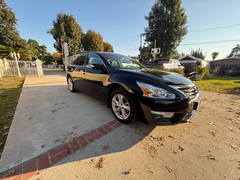 Used 2015 Nissan Altima 2.5 SL w/ Technology Package image 18