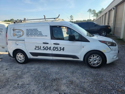 Used 2015 Ford Transit Connect XLT image 4