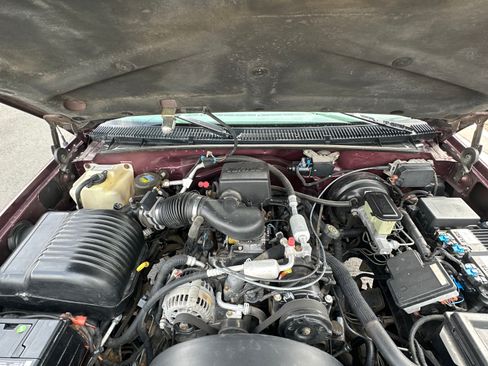 Used 1997 Chevrolet Suburban 4WD w/ Preferred Equipment Group 2 image 15