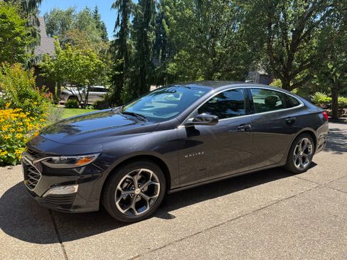 Used 2023 Chevrolet Malibu LT FWD image 1