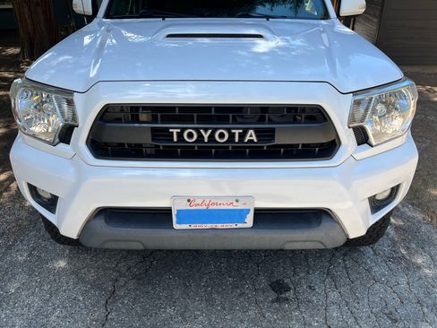 Used 2012 Toyota Tacoma 4x4 Double Cab w/ TRD Sport Pkg image 11