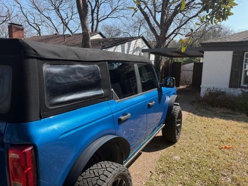 Used 2022 Ford Bronco Black Diamond image 8