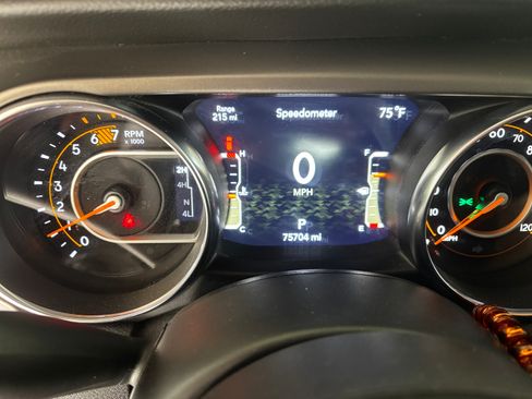 Used 2022 Jeep Wrangler Sport image 12