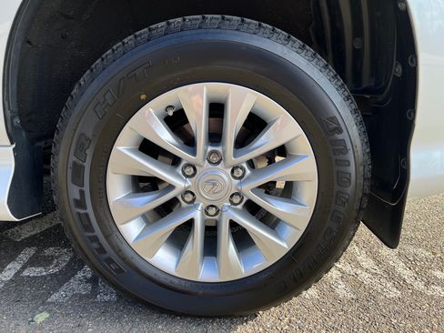 Used 2016 Lexus GX 460 w/ Premium Package image 15