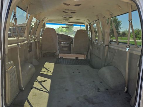 Used 2007 Ford E-350 and Econoline 350 XL RWD image 7