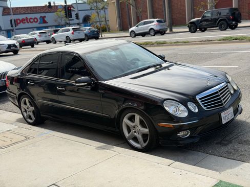 Used 2009 Mercedes-Benz E 350 Sedan image 4