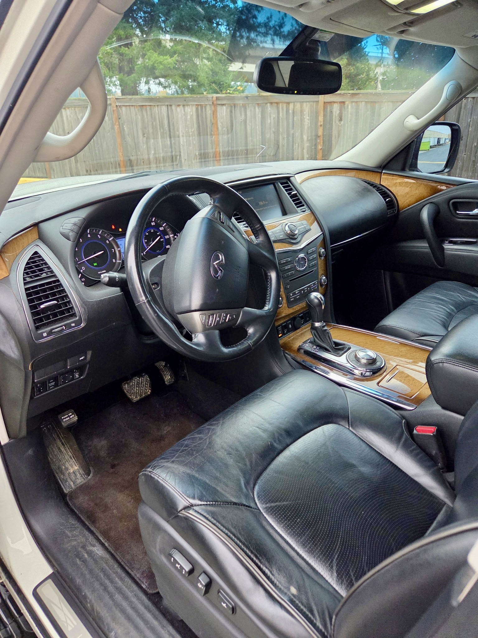 Used 2012 INFINITI QX56 4WD w/ Theater Pkg image 8