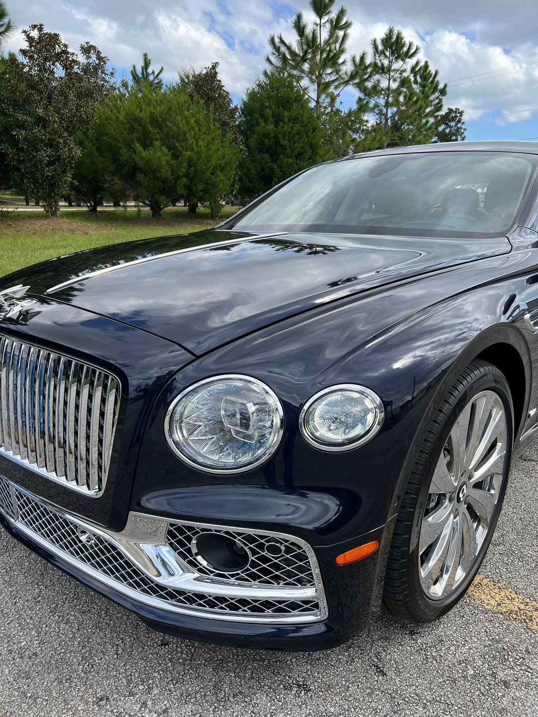 Used 2022 Bentley Flying Spur V8 AWD/4WD image 5
