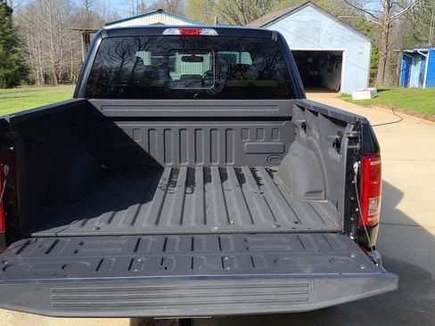 Used 2017 Ford F150 XLT w/ Equipment Group 302A Luxury image 8