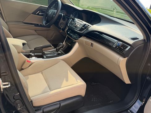Used 2016 Honda Accord LX image 12