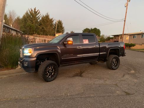 Used 2015 GMC Sierra 2500 Denali w/ Duramax Plus Package image 1