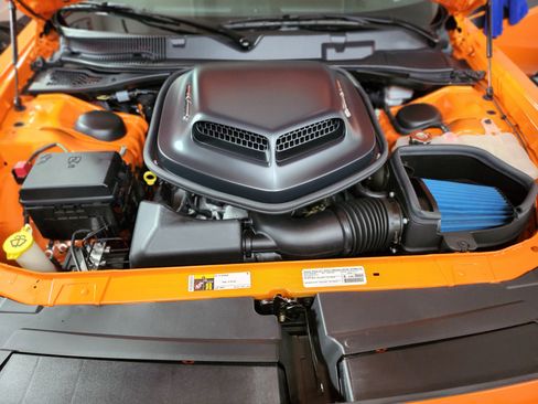 Used 2014 Dodge Challenger R/T image 4