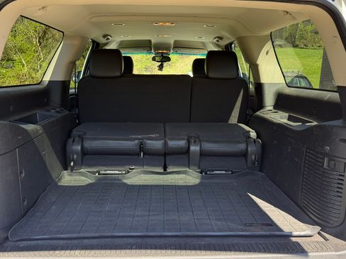 Used 2013 Chevrolet Suburban LT image 5