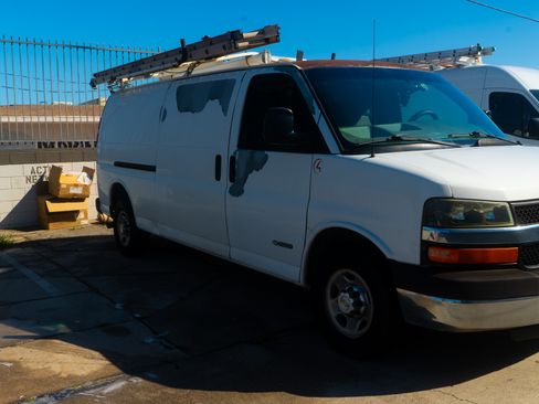 Used 2004 Chevrolet Express 2500 Extended image 5