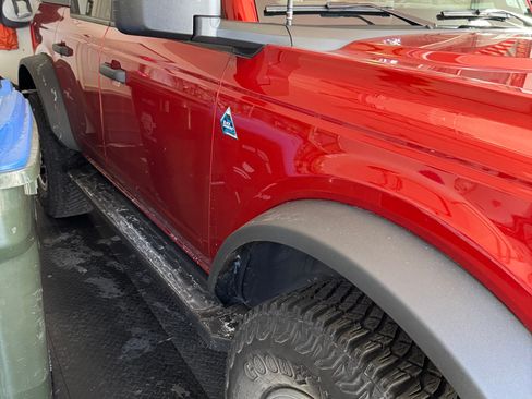 Used 2022 Ford Bronco Black Diamond w/ Sasquatch Package image 7