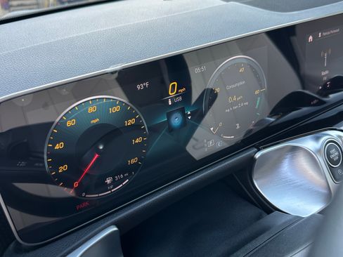 Used 2021 Mercedes-Benz GLB 250 image 17