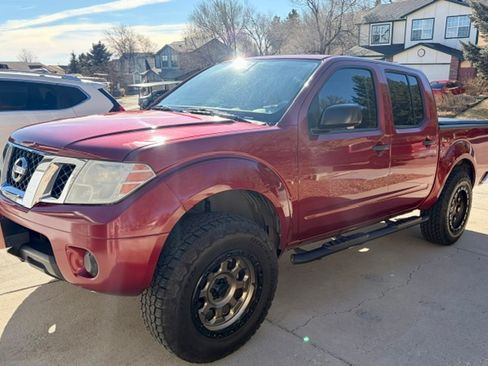 Used 2019 Nissan Frontier SV image 1