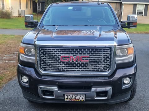 Used 2015 GMC Sierra 3500 Denali w/ Duramax Plus Package AWD/4WD image 9