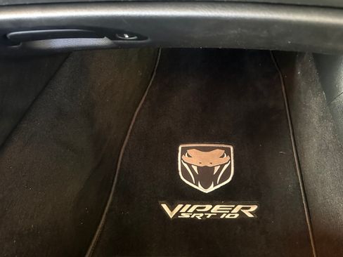 Used 2003 Dodge Viper SRT-10 RWD image 21